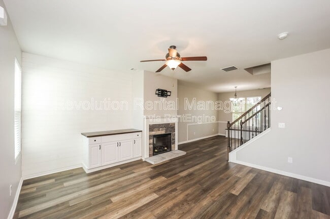 Building Photo - 116 Slate Dr