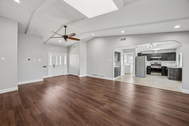 Building Photo - 1807 Highmeadow Cove