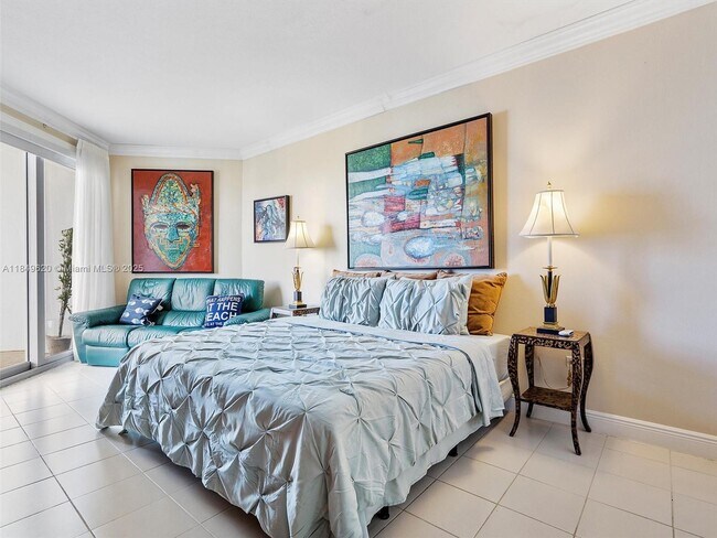 Building Photo - 5555 Collins Ave