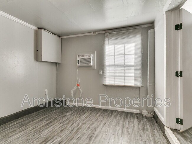 Building Photo - 1233 N Grand Blvd