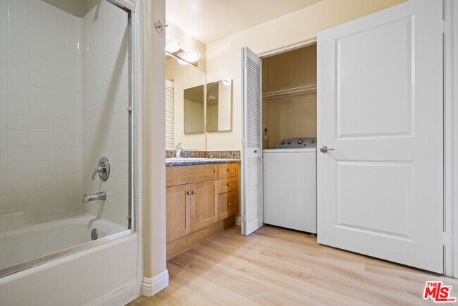 Building Photo - 100 S Alameda St