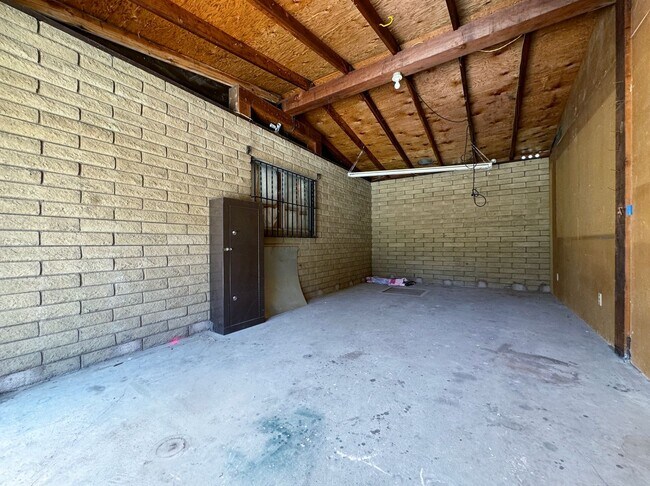 Building Photo - Brand New Upgraded 2BD2BA ADU | Gated | Canyon Views | Private Laundry & Parking