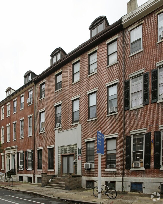 Building Photo - 908-910 Pine St