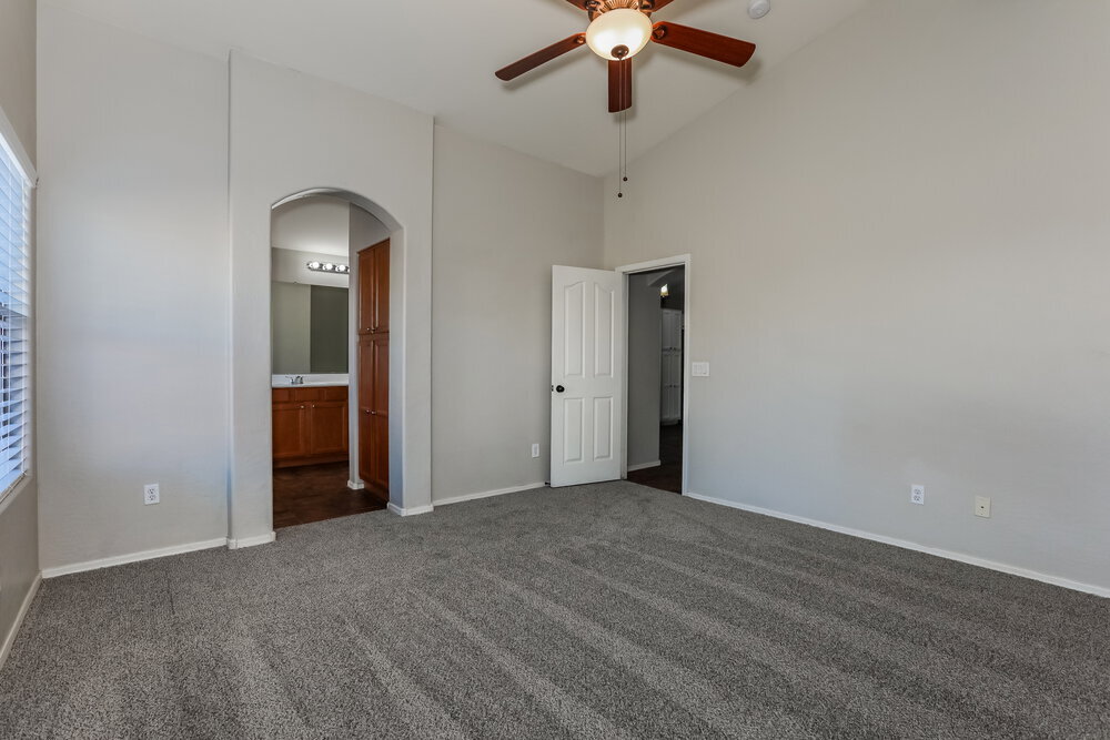 Building Photo - 484 W Gascon Rd