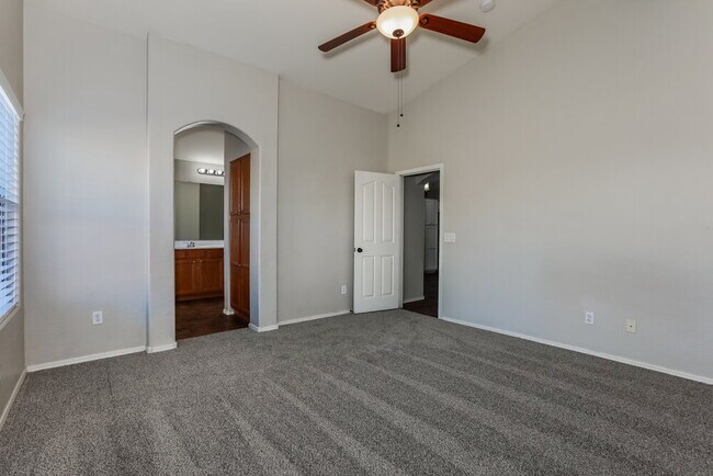 Building Photo - 484 W Gascon Rd