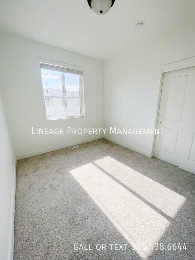 Building Photo - 543 S 1040 W