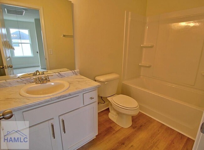 Building Photo - 149 W Franklin St