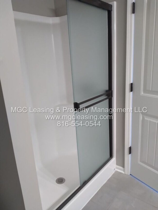 Building Photo - Beautiful Serrano Townhome with Walk-out Basement