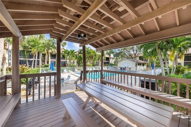 Building Photo - 646 Bird Bay Dr E