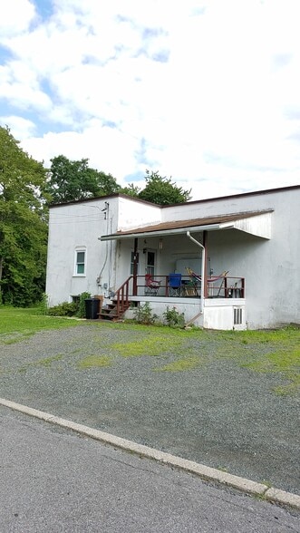 Building Photo - 140 S Poplar St
