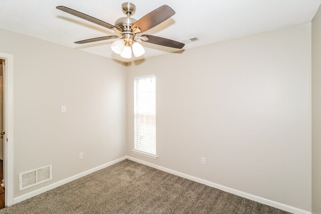 Building Photo - 9111 Kaitlyn Dr S