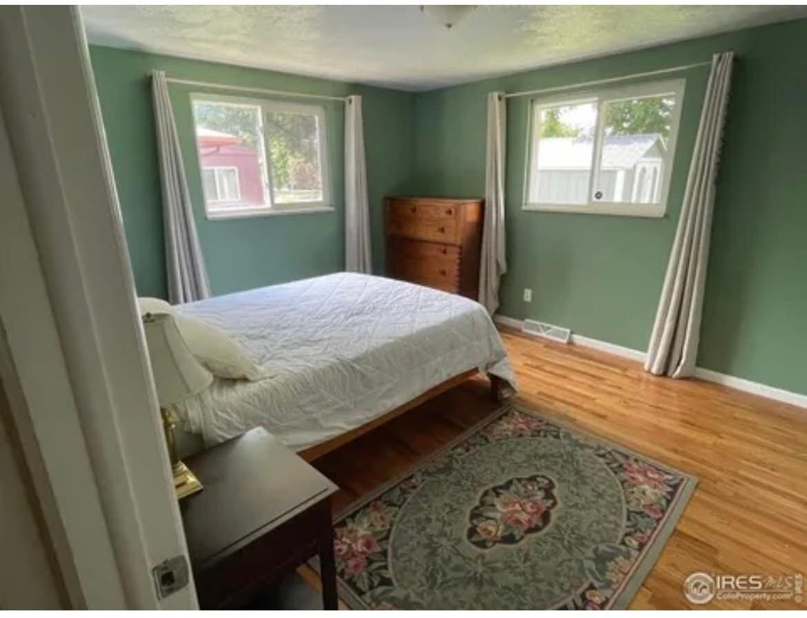 Building Photo - 1915 Collyer St