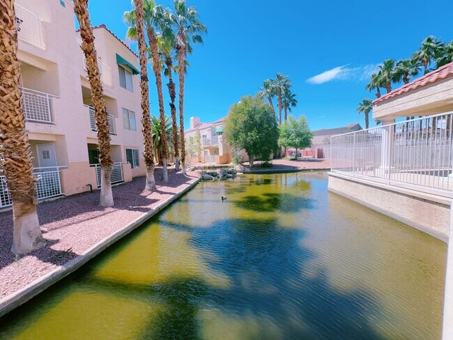 Building Photo - 2b2b Condo Tropicana/Jones  $1450