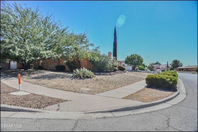 Building Photo - 11600 Casa View Dr