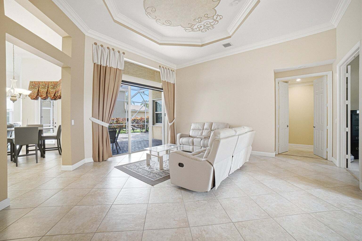 Building Photo - 9655 Campi Dr