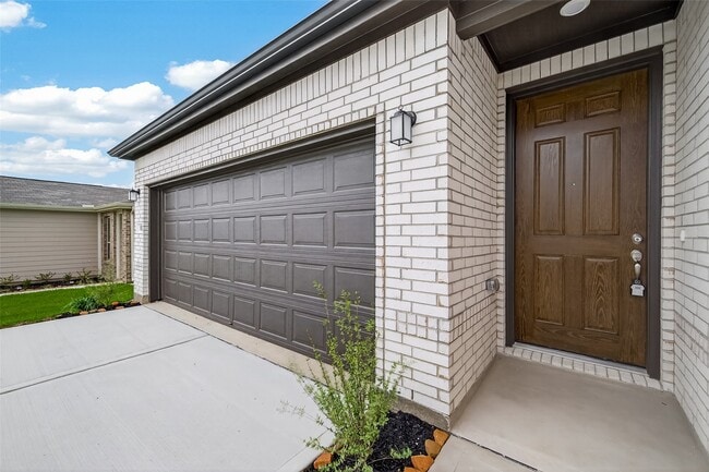 Building Photo - 814 Mustang Rdg Ter