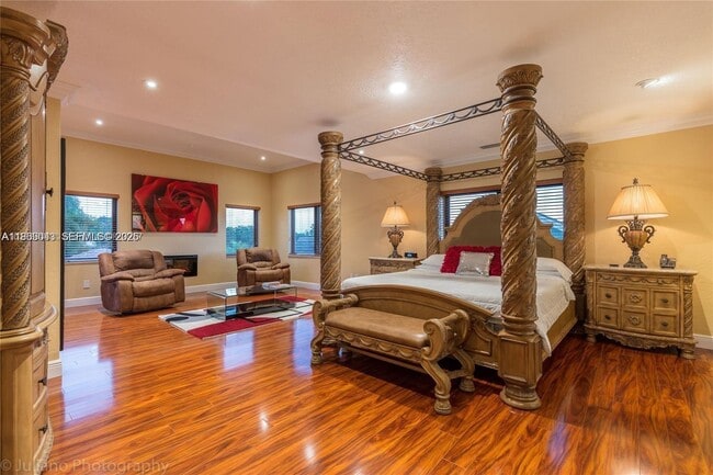 Building Photo - 19701 W Oakmont Dr