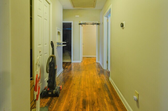 Building Photo - 1380 Ivywood Dr