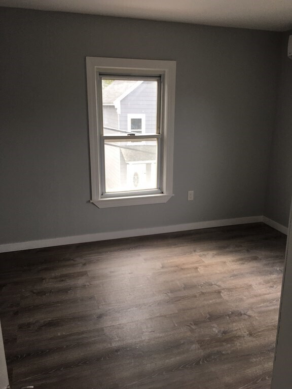 Building Photo - 28 Warnock St