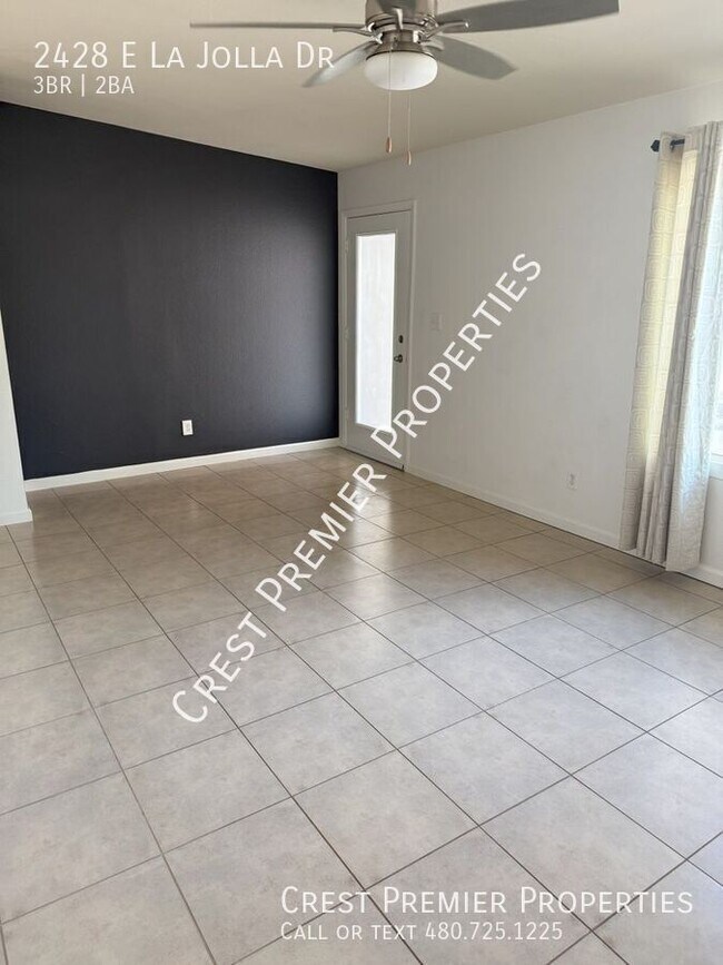 Building Photo - 2428 E La Jolla Dr