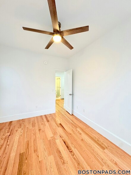 Building Photo - 175 Hemenway St