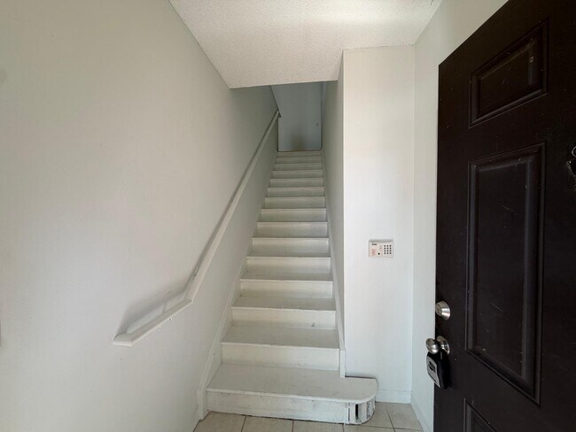 Building Photo - 10336 Fox Trail Rd S