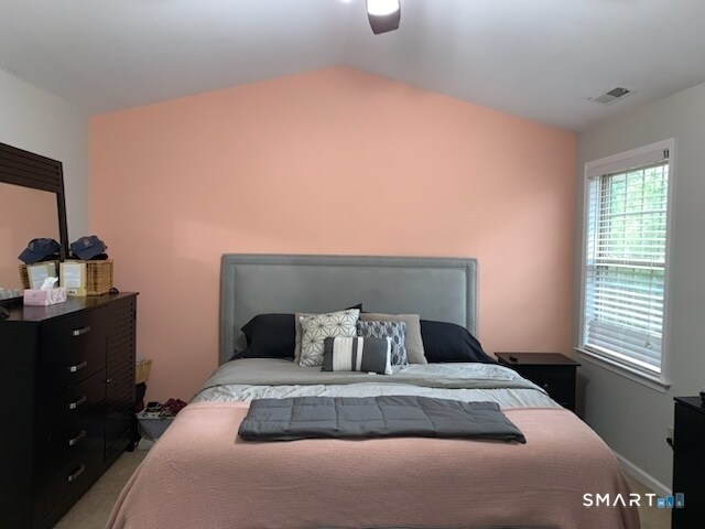 Building Photo - 19 Hawthorne Dr