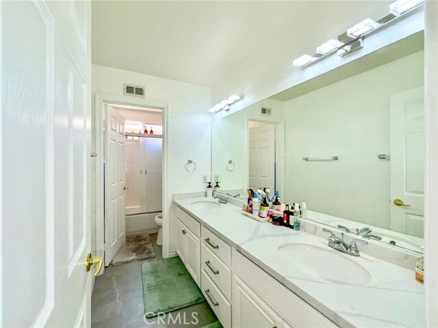 Building Photo - 25714 Wallace Pl