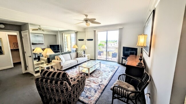 Building Photo - Annual (furniture Optional) furnished/Seasonal/short term 2 bedroom 2 bath In the Renaissance