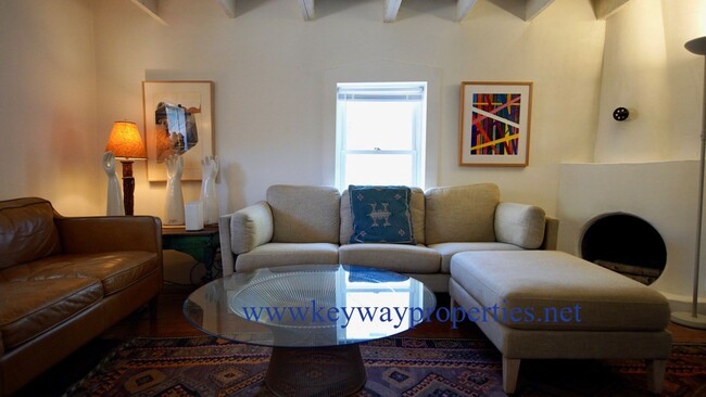 Building Photo - Classic New Mexican Adobe Retreat in the Heart of Los Ranchos