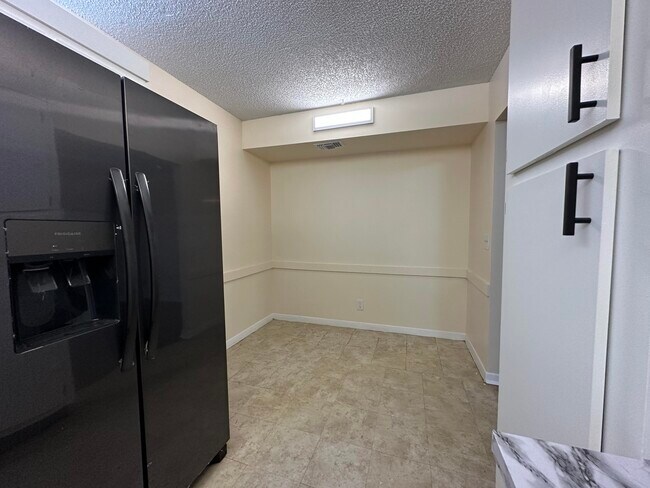 Building Photo - 3664 Alder Dr