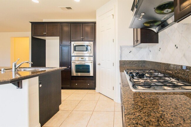 Building Photo - 3952 Serena Ave