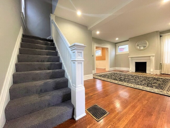 Building Photo - 381 Alden Ave