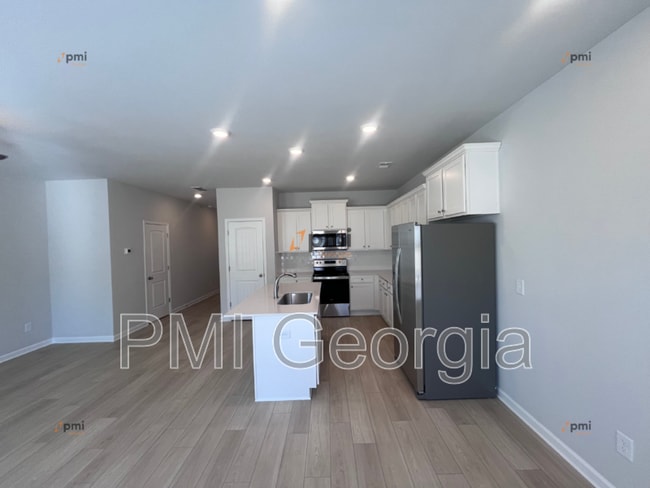 Building Photo - 447 Payne Dr