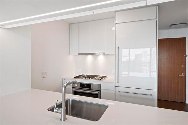 Building Photo - 99 Hudson St