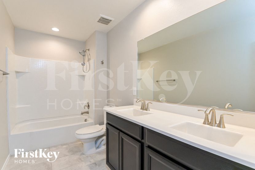 Building Photo - 7510 S Via Rancho La Costa