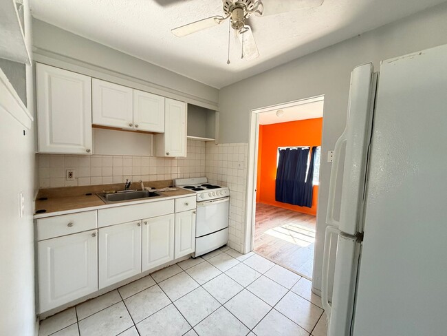 Building Photo - $0 Deposit Option – 2/1 Home on Clark Rd