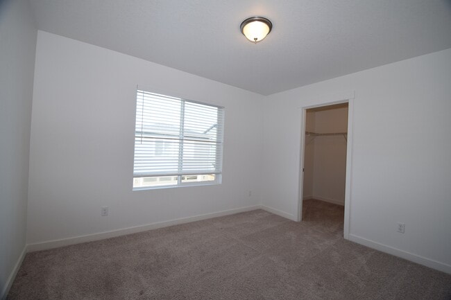 Building Photo - 1400 S 29th Blvd