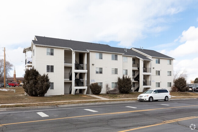 Building Photo - Willow Hollow