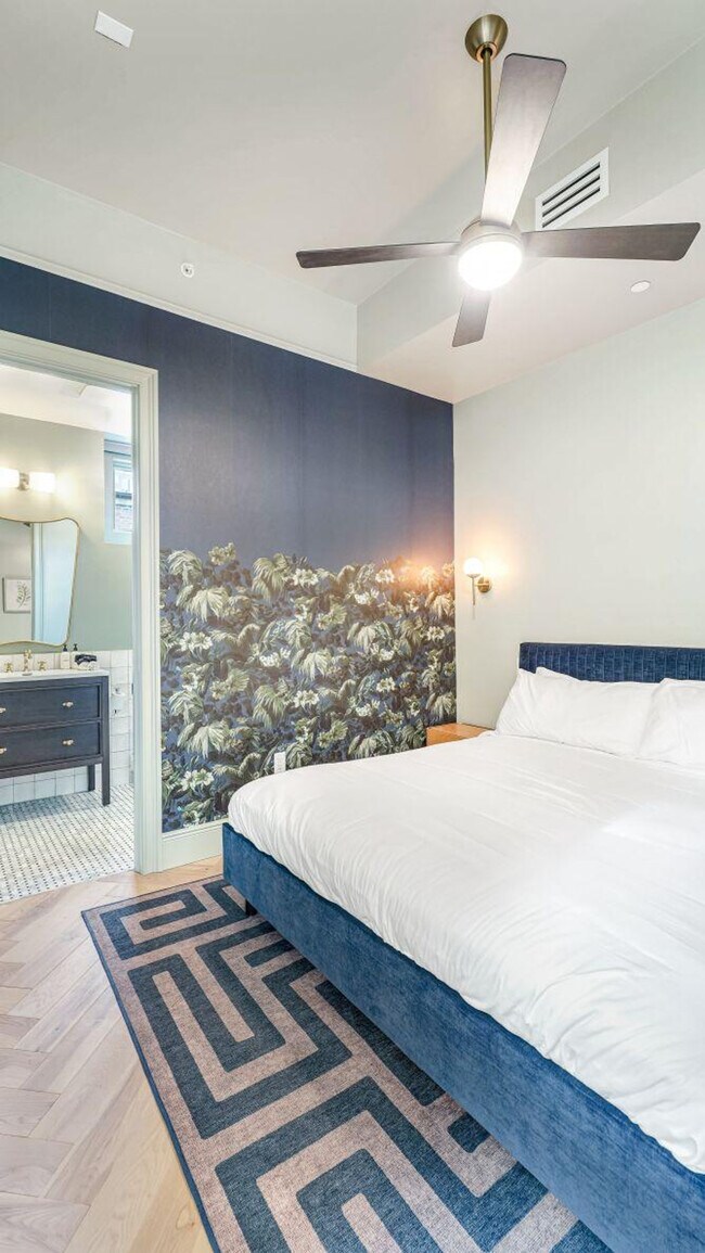 Building Photo - 604 Baronne St