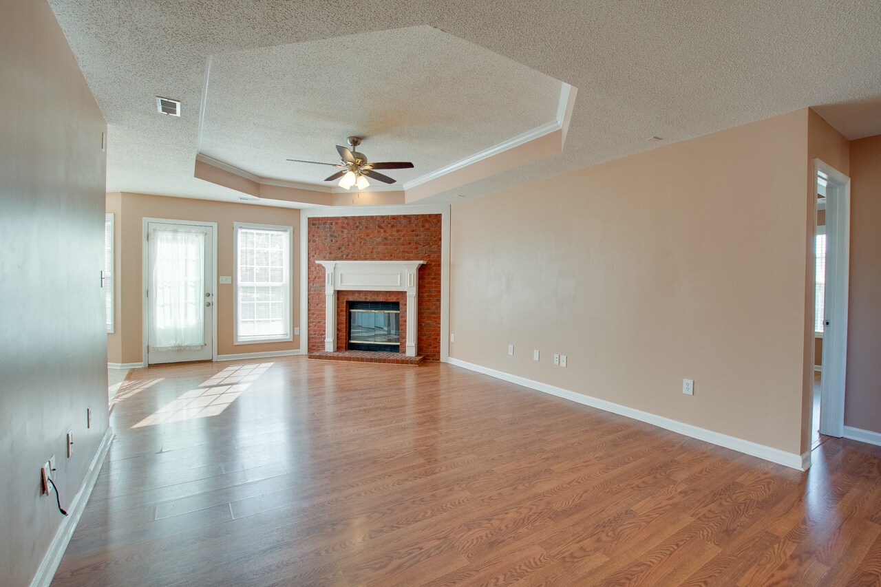 Living Room - 104 Willow Green Dr