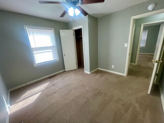 Building Photo - 1710 South Ave