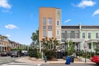 Building Photo - 471 Luray Pl NW