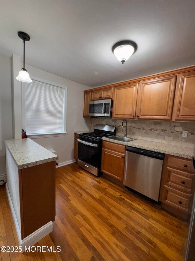 Building Photo - 146 Manor Dr