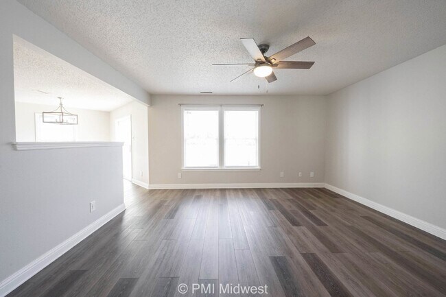 Building Photo - "Charming 3-Bedroom Home with 2.5 Baths and 2,125 Sq Ft in Greenfield, IN!"