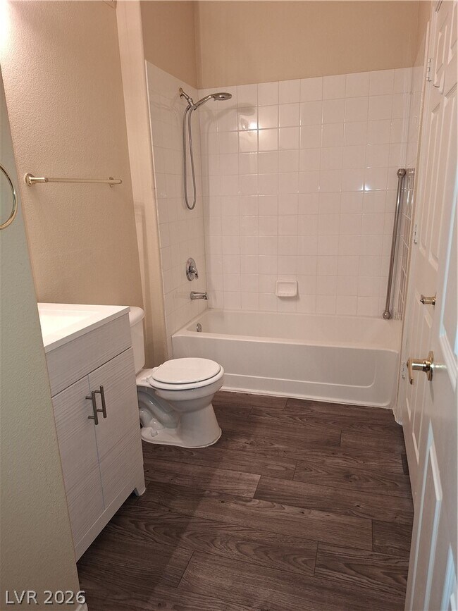 Building Photo - 6156 Pine Villa Ave