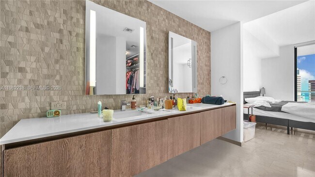 Building Photo - 88 SW 7th St