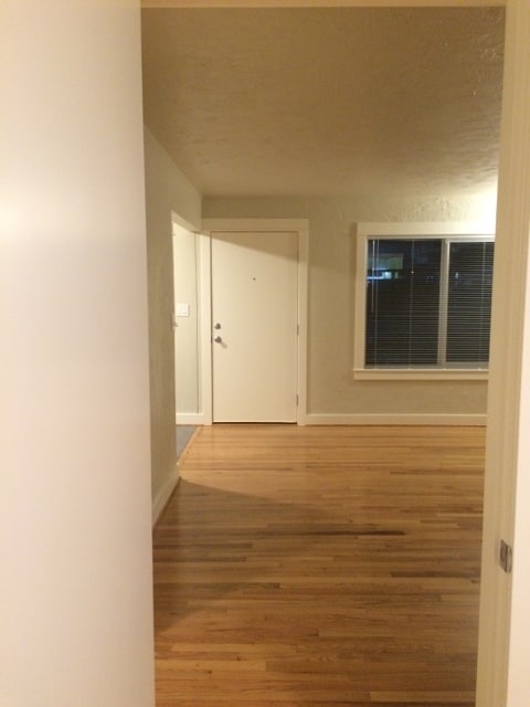 Building Photo - New 2BR Remodel Mid-Century University Par...