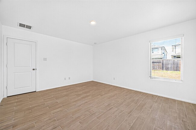 Building Photo - 27022 Breakaway Ln