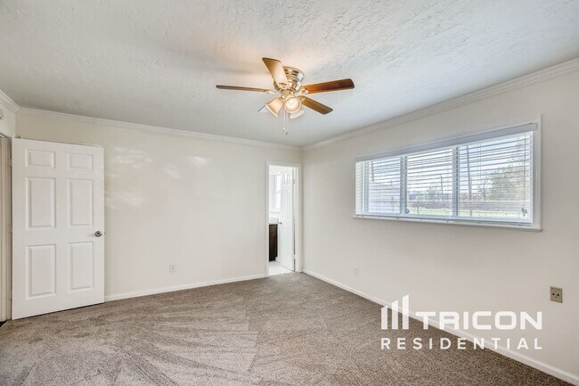 Building Photo - 8127 Twin Hills Dr